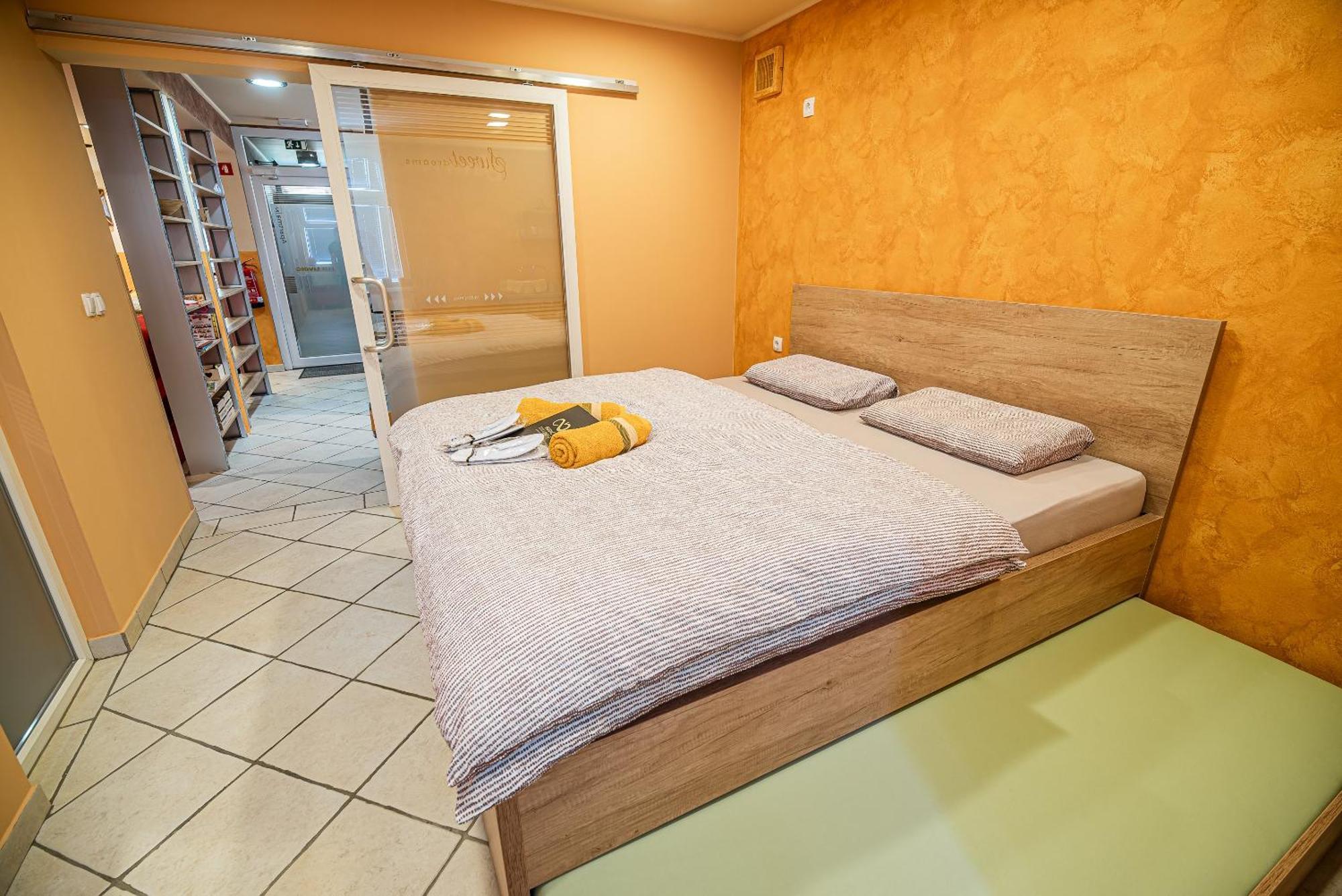 Lux Living Apartments Budic Near Terme Catez Brežice Rom bilde