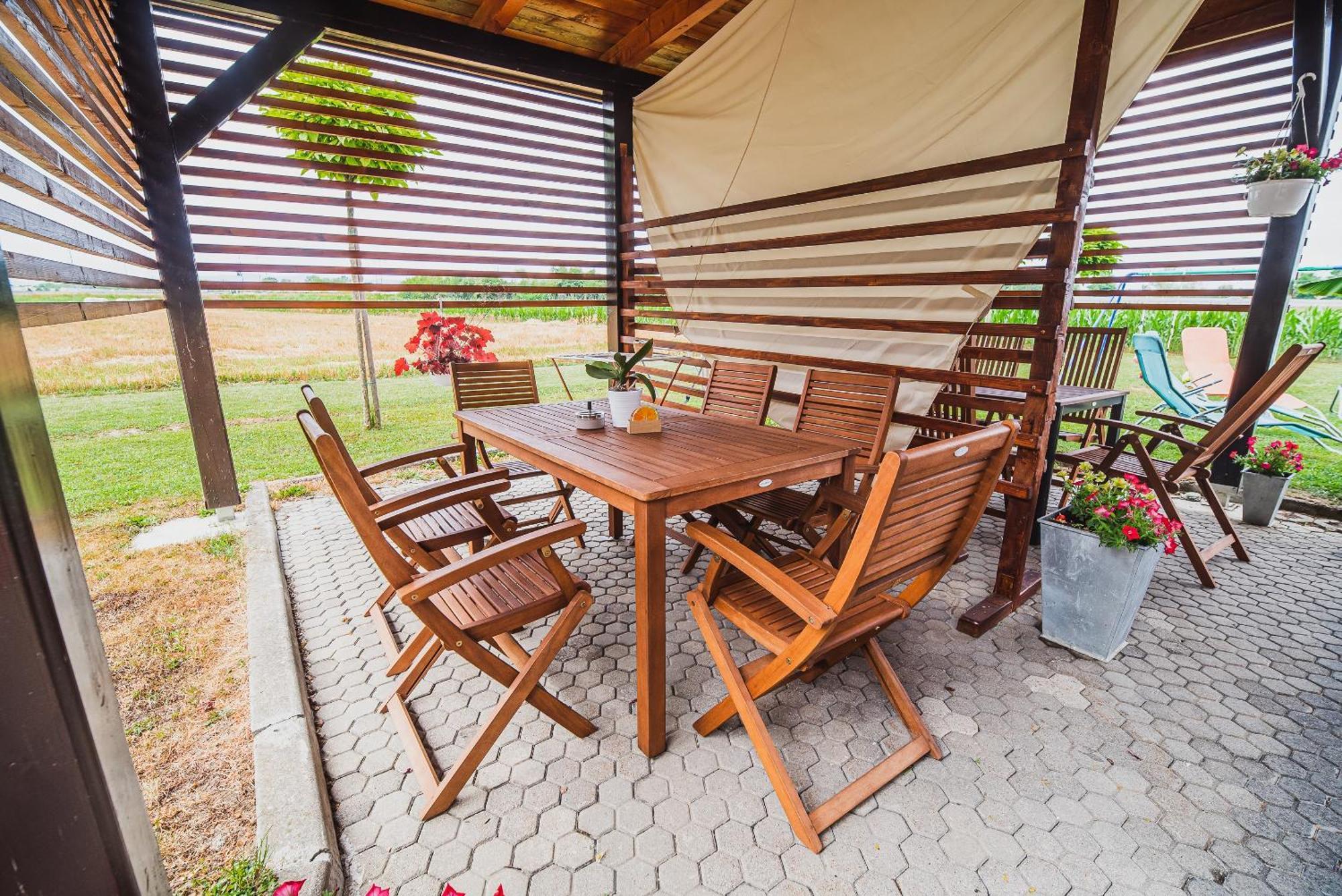 Lux Living Apartments Budic Near Terme Catez Brežice Rom bilde